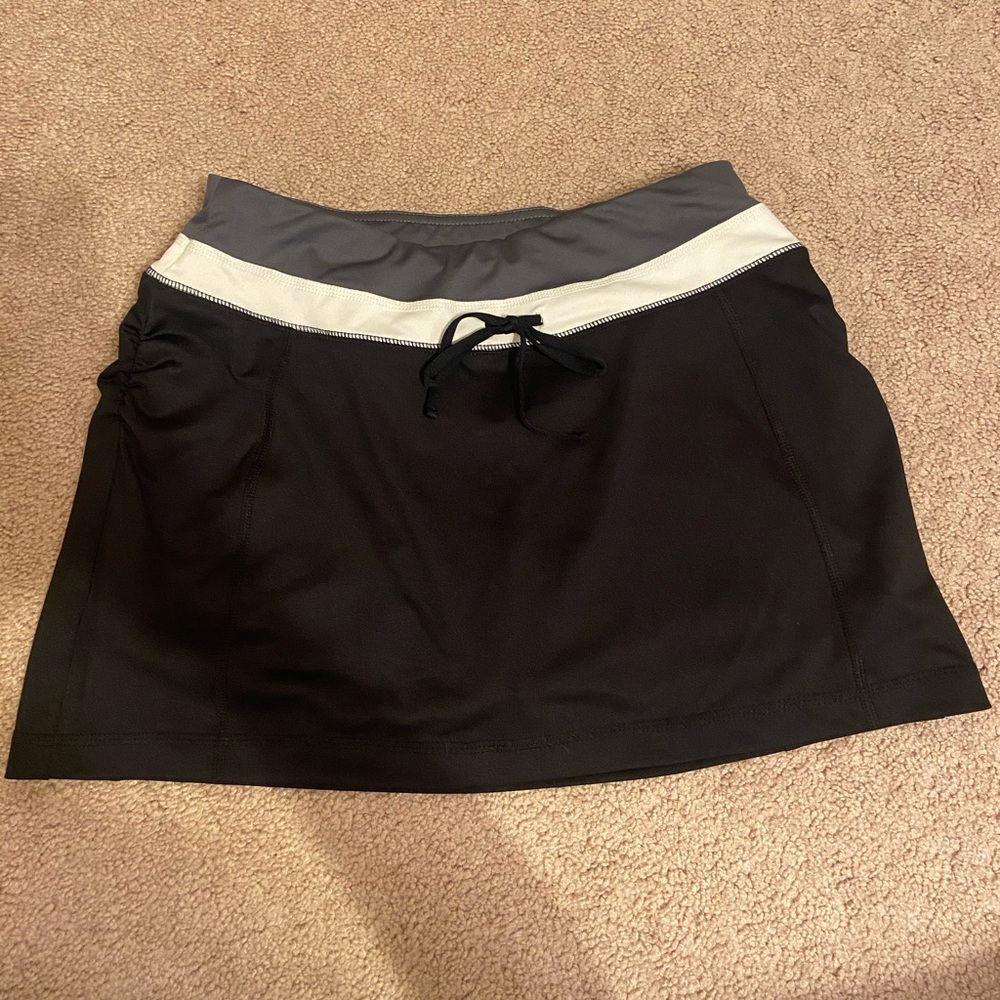 Tek Gear black skirt w/ built in shorts